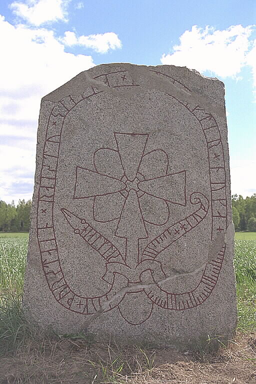Runes written on runsten, granit med ljusröda inslag. Date: V